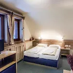 Отель Krvavec 3*